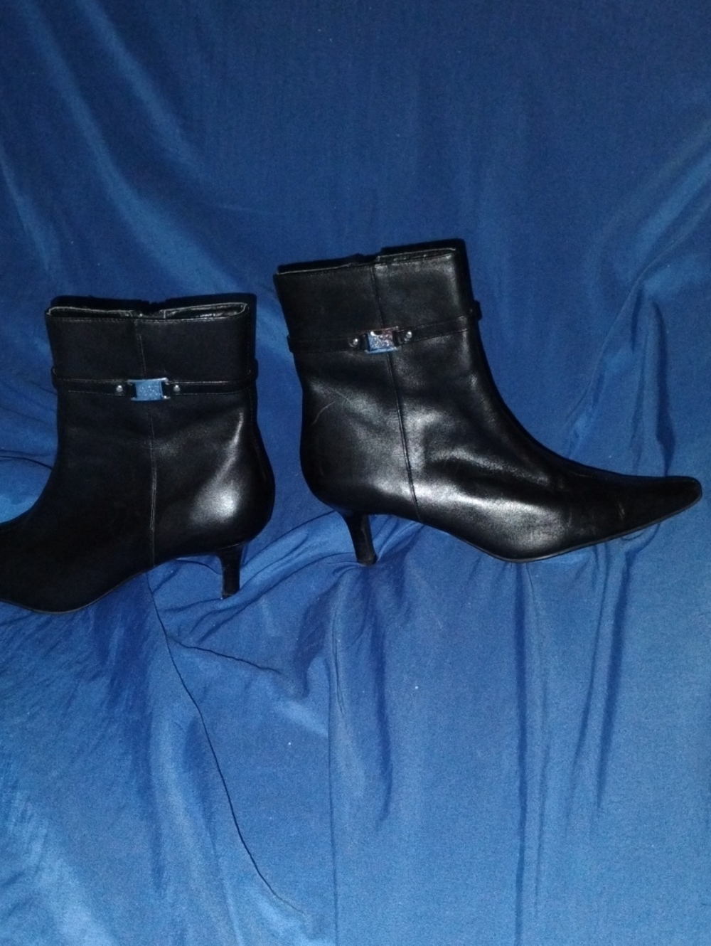 Anne Klein Black Leather Pointed Toe Ankle Boots with Low kitten Heel